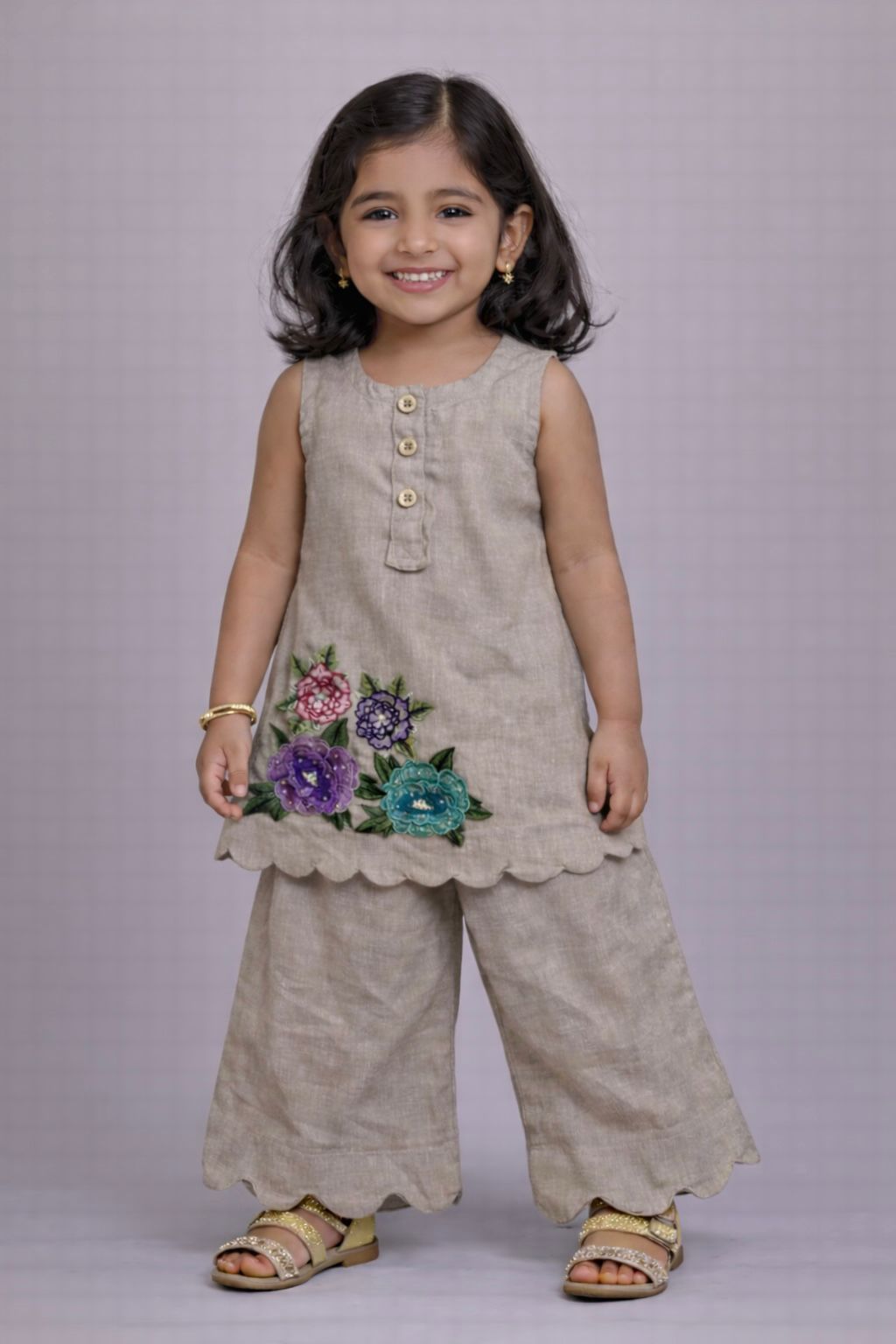 Beige Applique Scallop Set